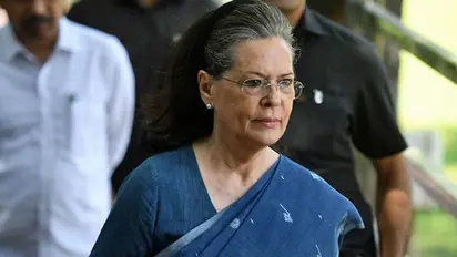 सोनिया गांधी ने फिर पीएम मोदी को लिखी चिट्ठी, कहा घर जाने के लिए लोगों को मुहैया कराए वाहन