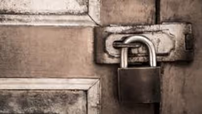 திருச்சியில் கல்லூரியில் உணவு சாப்பிட்ட மாணவிகள் திடீர் வாந்தி மயக்கம்; உணவகத்திற்கு சீல்