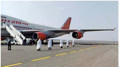 റോമില്‍ കുടുങ്ങിയ 327 ഇന്ത്യക്കാരെ തിരിച്ചെത്തിക്കാന്‍ വിമാനം പുറപ്പെട്ടു