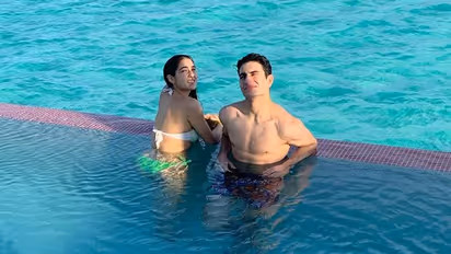 Sara Ali Khan avoids being clicked in shorts, covers legs with cloth