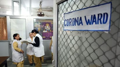 ছেলের করোনা বাবা-মায়ের  শরীরে, হা হুতাশ করছে সন্তান