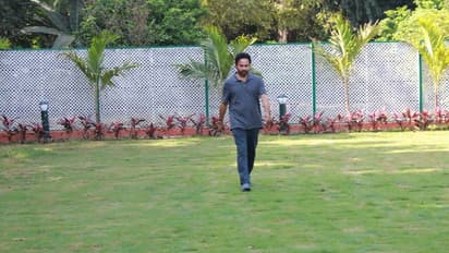 యోగా, గార్డెనింగ్, విధులు: జనతా కర్ఫ్యూ సందర్భంగా కిషన్ రెడ్డి (ఫోటోలు)