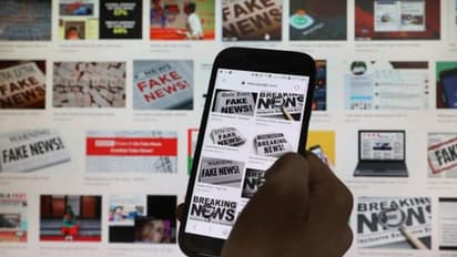 सूचना मंत्रालय की सलाह, कोरोना वायरस पर भ्रामक/गलत समाचारों को तुरंत अपने प्लेटफार्म से हटाए कंपनी