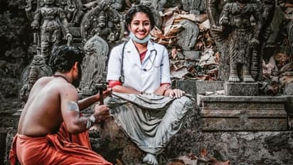 'ദേവീ രൂപത്തിൽ നഴ്സ്'; ആദരവുമായി ഒരു ഫോട്ടോഗ്രാഫർ, ചിത്രം ഏറ്റെടുത്ത് സോഷ്യൽ മീഡിയ