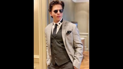 സഹായവുമായി വീണ്ടും ഷാരൂഖ് ഖാന്; ആരോഗ്യപ്രവര്ത്തകര്ക്ക് 25,000 പിപിഇ കിറ്റുകൾ നല്കി