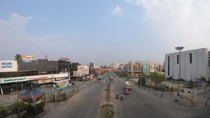 சென்னையை ரவுண்டு கட்டி அடிக்கும் கொரோனா.. 15 மண்டலங்களில் பதறவைக்கும் பாதிப்பு.. அமைச்சர் தொகுதியிலேயே அவலம்