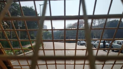 17 மாவட்டங்களுக்கு சிவப்பு குறியீடு..! தமிழகத்தில் தீவிரமாகும் கட்டுப்பாடுகள்..!