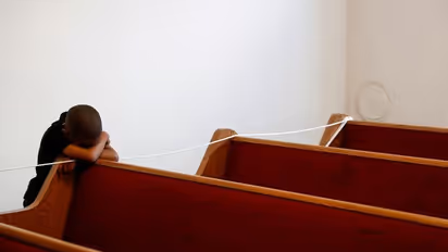 കൊറോണാ കാലത്ത് നിശബ്ദമായ ദേവാലയങ്ങള്‍; കാണാം ചിത്രങ്ങള്‍