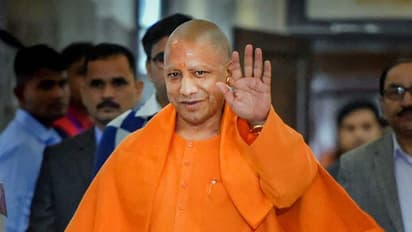 यूपी में 17 जिले लॉक डाउन...घर तक पहुंचेगी सब्जी; पुलिस करेगी मदद, सीएम योगी ने दिए ये निर्देश