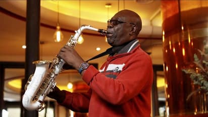 സാക്സോഫോണ് ഇതിഹാസം മാനു ദിയബാഗോ അന്തരിച്ചു; കാരണം കൊവിഡ്