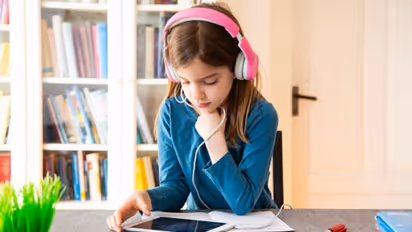 ಸದ್ಯಕ್ಕೆ ಮಕ್ಕಳಿಗೆ ಬೇಡ ಆನ್‌ಲೈನ್ ಎಂಬ ಜೈಲು ಶಿಕ್ಷಣ