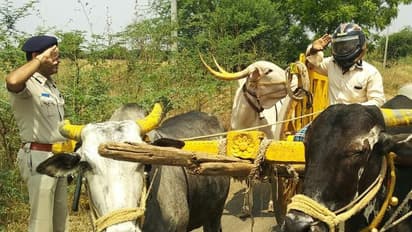 ವಿದ್ಯಾವಂತರಿಗೆ ಮಾದರಿಯಾದ ಅನಕ್ಷರಸ್ಥ: ರೈತನಿಗೆ ಬಿಗ್ ಸೆಲ್ಯೂಟ್ ಹೊಡೆದ PSI!