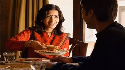 लॉकडाउन में पार्टनर के साथ घर पर बिताएं सुकून के पल, इन 5 बातों का रखें ध्यान