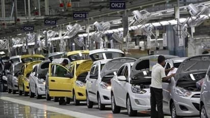 सियाम ने कहा, ऑटो सेक्टर की कंपनियों को कारखाने बंद होने से रोज 2,300 करोड़ रुपए का नुकसान