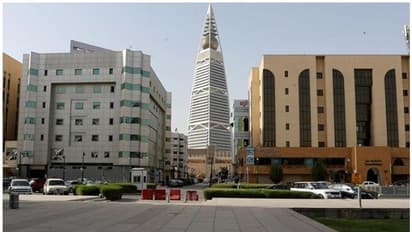 സൗദിയില് മൂന്ന് നഗരങ്ങളില് കര്ഫ്യൂ സമയം നീട്ടി