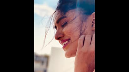 வீட்டில் இருந்தபடியே புகைப்படங்களை அள்ளி வீசும் சின்ன திரை நயன்தாரா வாணி போஜன்...!