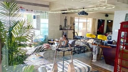 கொரோனா ஹை லைட்...! விவாகரத்து செய்த மனைவியை 5 வருடத்திற்கு பின் மீண்டும் வீட்டிற்கு அழைத்து வந்த நடிகர்!