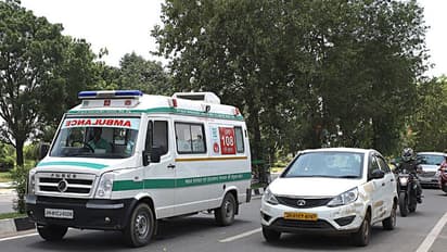 कुछ नहीं मिला तो दिल्ली से एंबुलेंस लेकर बिहार आ गए 12 लड़के, गांववालों में दहशत