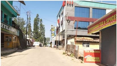 നേരത്തെ തുടങ്ങിയ കരുതല്‍; മൂന്നാറില്‍ അക്ഷീണം പ്രയത്‌നിച്ച് പൊലീസും ആരോഗ്യ പ്രവര്‍ത്തകരും