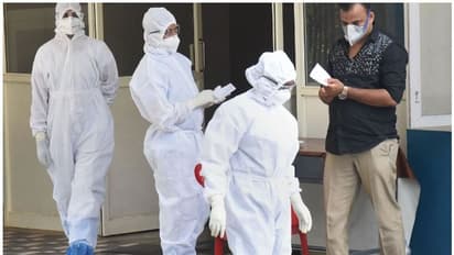 സംസ്ഥാനത്ത് ഉടനീളം യാത്ര, കൊവിഡ് ബാധിച്ച പൊതുപ്രവർത്തകന്റെ റൂട്ട് മാപ്പ് തയ്യാറാക്കാനുള്ള ശ്രമം തുടരുന്നു