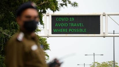 ഇത് തീ കൊണ്ടുള്ള കളി, കണ്ട് കയ്യടിക്കരുത് ; കൊറോണാക്കാലത്ത് പൊലീസ് ഇക്കാര്യങ്ങള് കൂടി ഓര്ക്കണ്ടേ?