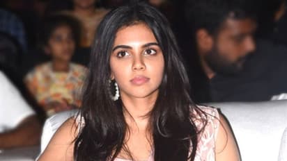 కన్నీటి పర్యంతమైన యంగ్ హీరోయిన్..!