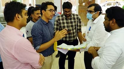 കൊവിഡ് 19: നാടിനൊപ്പം ചേര്ന്നുനിന്ന് ഈ ഐഎഎസ് ഓഫീസര്മാരും