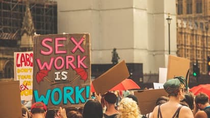 కరోనా సోకిన వ్యక్తితో శృంగారంలో పాల్గొంటే...