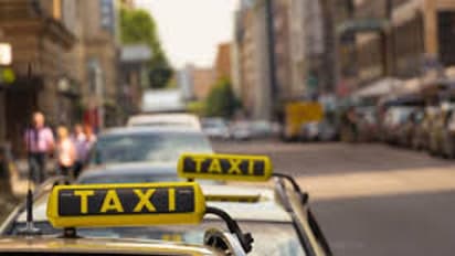 250 కిలోమీటర్ల ప్రయాణానికి రూ.10 వేలు ఛార్జీ.. ఎన్ఆర్ఐల విమర్శలు