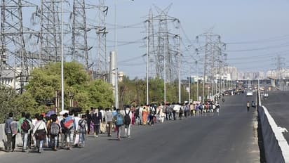 ಬೆಂಗಳೂರಲ್ಲಿ ಲಾಕ್ಡೌನ್ ಭೀತಿ : ಮತ್ತೆ ಕಾರ್ಮಿಕರ ಗುಳೆ
