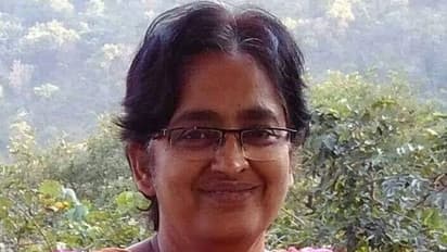 కేసీఆర్ మాటల తర్వాత పోలీసులు అతి చేస్తున్నారు: కె. సజయ