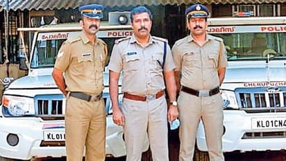 ലോക്ക് ഡൗൺ; പന്ത്രണ്ട് ദിവസം പ്രായമുള്ള കുഞ്ഞിനെ രക്ഷിക്കാൻ പൊലീസ് വണ്ടി ഓടിയത് 28 കിലോമീറ്റർ; മാതൃക