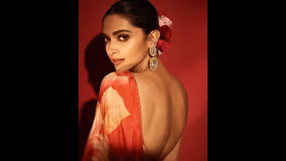 দেশজুড়ে লকডাউন, তবুও দীপিকার বাড়িতে বসল ভুড়িভোজের আসর