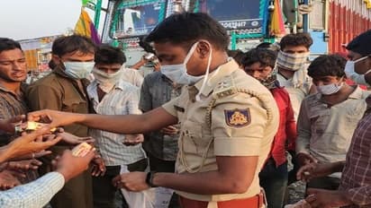 ಭಾರತ ಲಾಕ್ಡೌನ್: ಕರ್ತವ್ಯದ ಮಧ್ಯೆಯೂ ಮಾನವೀಯತೆ ಮೆರೆದ ಸಬ್ಇನ್ಸ್ಪೆಕ್ಟರ್