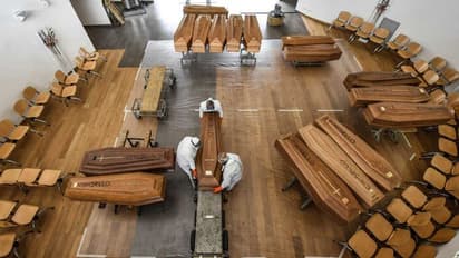 ಪುಟ್ಟ ರಾಷ್ಟ್ರದಲ್ಲಿ 7 ದಿನದಲ್ಲಿ 5  ಸಾವಿರ ಮಂದಿ ಬಲಿ, ಚರ್ಚ್‌ನಲ್ಲಿ ಹೆಣಗಳ ರಾಶಿ!