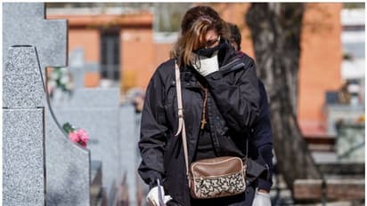 കണ്ണീരില് കുതിര്ന്ന് സ്പെയിന്; 24 മണിക്കൂറില് കൊവിഡ് മരണം 830 കടന്നു