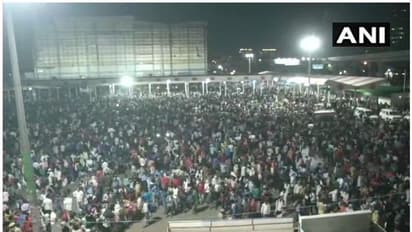 ദില്ലിയിലെ കൂട്ട പലായനം: ഉദ്യോഗസ്ഥര്‍ക്ക് സസ്പെന്‍ഷനും, നോട്ടീസും, നടപടിയുമായി കേന്ദ്രം