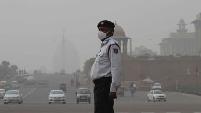 Delhi wakes up to worst pollution level of the season as AQI touches 499, remains in 'severe' category