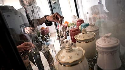 সত্যি কি চিনে করোনায় মৃত ৩৫০০, উহানের ভস্মাধারের ছবি ধন্দে ফেলে দিচ্ছে