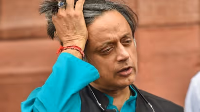 Netizens ask Tharoor why Sonia flew to US when Nehru-built AIIMS is good enough