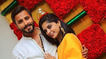 ಪತ್ನಿ ಜೊತೆ ನೀರಲ್ಲಿ ಮೀನಾದ ಕಿರುತೆರೆ ನಟ; ಫೋಟೋಸ್ ನೋಡಿ...