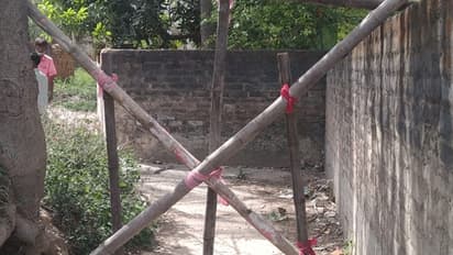 పానీపురి వ్యాపారికి కరోనా పాజిటివ్: 20 తోపుడు బండ్లు, కృష్ణలంక బంద్