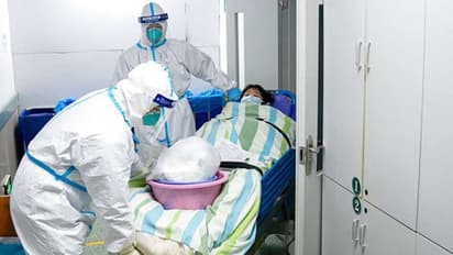 ലോകത്തിലെ ആദ്യ കൊവിഡ് 19 രോഗി വുഹാനിലെ ചെമ്മീൻ കച്ചവടക്കാരിയെന്ന് റിപ്പോർട്ട്