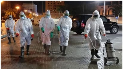 സ്വകാര്യ കമ്പനികള്ക്ക് ശമ്പളം വെട്ടിക്കുറയ്ക്കാനും പിരിച്ചുവിടാനും അനുമതി നല്കി യുഎഇ