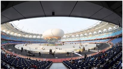 ജവഹർലാൽ നെഹ്റു സ്റ്റേഡിയം കൊവിഡ് 19 ബാധിതർക്കുള്ള ക്വാറന്റൈൻ കേന്ദ്രമാക്കാൻ തീരുമാനം