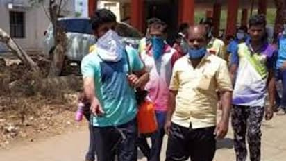 சொந்த ஊரை காப்பாற்ற துப்புரவு பணியாளராக மாறிய நடிகர் விமல்! குவியும் பாராட்டு!