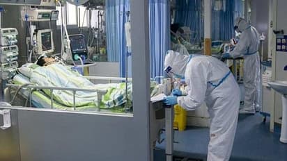 করোনা মোকাবিলায় বড়সড় উদ্য়োগ,  পরিষেবা বাড়াতে ৫০০ ডাক্তার-নার্স নিচ্ছে রাজ্য