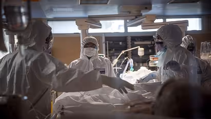 कर्नाटक सरकार का नया आदेश, होम क्वारटीन किए मरीजों को हर घंटे भेजनी होगी सेल्फी