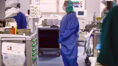 தடுமாறும் "அமெரிக்கா"...!  ஒரே நாளில் 884 பேர் உயிரிழப்பு ..!