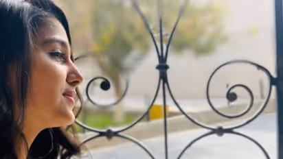 'ഒരുമിച്ച് നേരിട്ട് നമുക്ക് മറികടക്കാം'; അനശ്വര രാജന് പറയുന്നു